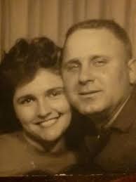 Wesley Trent Snipes was born in Orlando, Florida. His father's name was  Marion (Long), a teacher's assistant, and mother's name was SMSgt Wesley  Rudolph Snipes, an aircraft engineer.