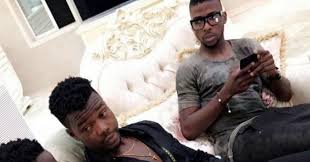 Wrong information.that house belong to the guy with iheanacho on the the second picture.they drabeey was here. Photos Kelechi Iheanacho Arrives Imo Hosts At State Government House Owerri Cfr Magazine