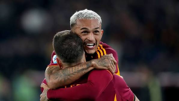 Manchester United masih pantau Wesley