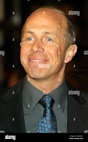 Peter Chelsom arriving at the film premiere "shall we dance" at Leicester  Square Stock Photo