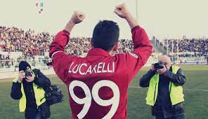 Alla prima esperienza da tecnico, lucarelli porta la compagine crociata sino alle finali per il titolo, che viene conquistato dai parmensi a spese dei pari età dell'empoli; Lucarelli And Di Canio The Communist And The Fascist