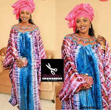 Modele de robe soiree pour femme voilee. 30 Idees De Bazin Mali Tenue Africaine Mode Africaine Robe Africaine