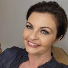 Carissa Saunders's Instagram, Twitter & Facebook