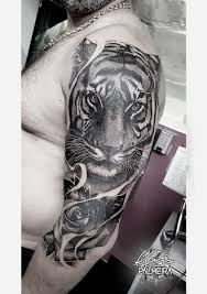 Discover thousands of free tiger tattoos & designs. Schulter Arm Blumen Tiger Tattoo Von Dimitri Tattoo