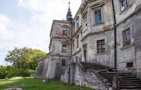 In 1956 A Catastrophic Fire Devastated The Castle And The Property Was Abandoned After Lying Empty Bo Ko Flickr Abandoned Houses Abandoned Stately Home