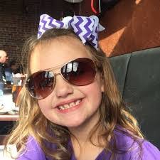 Shelly Dumas's Instagram, Twitter & Facebook