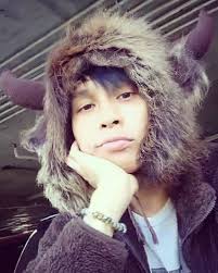 จากกรณีที่โพสต์สนับสนุนมาตรา 112 จนโดนด่าว่าเป็นสลิ่ม และมีชื่อติดแฮชแท็กถึงขั้นติดเทรนด์ทวิตเตอร์ไปเมื่อปีที่แล้วนั้น ล่าสุดนักแสดง. Un 5sryvw12vhm