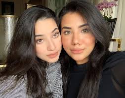 It is not known exactly when she deactivated her account, but since late june 2019, people has been asking about her instagram account on twitter. Bekas Guru The Little Miss Khan Dedah Sikap Sebenar Instafamous Ini Lepat Pisang