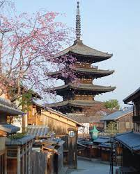 kazuhiro715 on instagram 京都の桜 八坂の塔 しだれ桜 2016 3 30撮影 kyoto 京都 祇園 法観寺 八坂の塔 cherryblossom 桜 サクラ しだれ桜 team instagram instagram posts photo