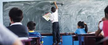 La variación de fechas se debe a que cada país escoge qué día homenajear a aquellos trabajadores dedicados a la educación. Por Que Se Celebra El Dia Del Maestro El 6 De Julio En Peru Bbva