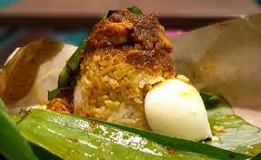 Nasi ayam penyet yang asalnya dari negara jiran iaitu indonesia, ada pelbagai versi untuk sediakan hidnagan ni, dan che nom. Nasi Lemak Ayam Merah Picture Of Cafe Bungkus Kaw Kaw Kuala Lumpur Tripadvisor