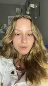 Telling Story about Telling Friend Theyre in A Dream