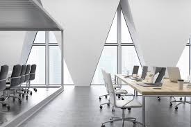 Real estate agents and brokers must be licensed everywhere in the u.s. Job Insights What To Expect As A Commercial Real Estate Agent