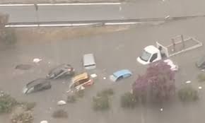 La procura valuta l'apertura di una inchiesta, il traffico. Nubifragio A Palermo Due Morti In Una Macchina Sommersa In Due Ore La Pioggia Di Un Anno Il Quotidiano Del Sud
