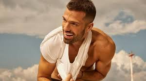 Check spelling or type a new query. O Syntrofos Moy Zhlepse Otan Me Ekane Follow O Kwnstantinos Argyros Zinapost Gr