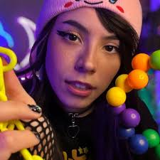 Luna Bloom ASMR: albums, songs, playlists | Deezer