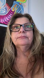 Help! I need a 90's inspired hairdo/hairstyle I can do to myself. Think  more ... My So Called Life, not neon or Clueless. Ideas and photos welcome,  thank you!