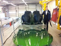 Förutom åkattraktionen i sig, har nöjesfältet även gjort köandet underhållande. Coaster Heroes Goes Behind The Scenes At Helix Liseberg Album On Imgur