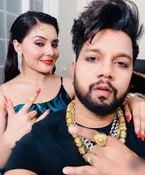 आज भोजपुरी के बेहतरीन गायक हर दिल के अजीज Neelkamal Singh जी का जन्मदिन है  आपको जन्मदिन की हार्दिक बधाई और शुभकामनायें 🎂🎂 महादेव आपको लम्बी उम्र ...