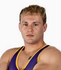 Kueter Named 2023 Bob Steenlage Iowa High School Wrestler of the Year Award  Recipient