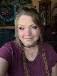 Jill Stringer's Instagram, Twitter & Facebook