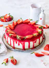 Die regionalen erdbeeren machen den kühlschrankkuchen perfekt. Erdbeer Joghurt Tortchen Ohne Backen Emma S Lieblingsstucke
