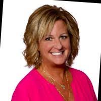 Lea Yates's Instagram, Twitter & Facebook