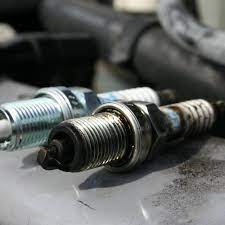 Untuk mengganti busi motor honda beat karbu dan beat injeksi harus membuka cover center body atau biasa disebut cover tutup klep. 4 Cara Mengetahui Busi Motor Masih Baik Atau Tidak Otomotif Liputan6 Com