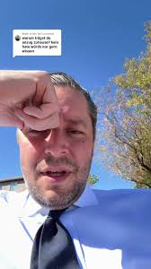 Marc Gebauer Lila Gelb Anzug