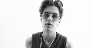 Taylor Roche proves that there are other people out there for you in his  new single, Similar Feeling — Chalkpit Records