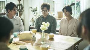 《我們與惡的距離》（the world between us）為公視、catchplay與hbo asia今年聯合推出的臺灣社會寫實劇，由一場無差別殺人事件，延伸出的幾個家庭間不同立場、不同參. èˆ‡æƒ¡ 6å¤§å ´é¢ çˆ†è¨Žè«– å³æ…·ä» æœ€å¾ŒèƒŒå½± å¼•çŒœæ¸¬ å¨›æ¨‚æ˜Ÿèž ä¸‰ç«‹æ–°èžç¶²setn Com