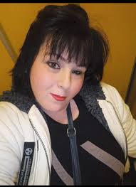 Buonasera mi presento sono Debora ho 45 anni viva Garbagnate Milanese  provincia di Milano sono Felicemente separata ho già partecipato con una  mia amica ad alcuni incontri solo di qualche gruppo e