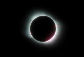 Сонячне затемнення випробує енергосистему європи: Sogodni Vidbudetsya Sonyachne Zatemnennya Sposterigati Vognyane Kilce Mozhna Bude I V Ukrayini Unian