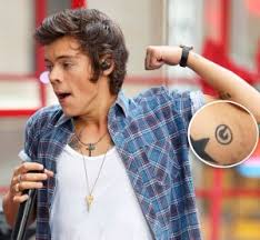 Harry styles, the 20 year old pop star was born on february 1st 1994 in redditch, worcestershire. Harry Styles Reveals Which Tattoo He Really Regrets Getting Kiss
