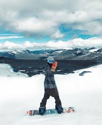 Last winter red bull asked us to follow our buddy marcus kleveland on his first back country snowboarding experience in asahi. Marcus Kleveland Photo Markusolimstad Snowboard Photo Skiing