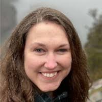 Lisa Wadley's Instagram, Twitter & Facebook