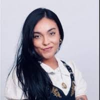 Gina Muller's Instagram, Twitter & Facebook