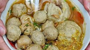 Nasi goreng enak dengan campuran daging kambing akan menambah rasa yang spesial bahkan anda tidak perlu jauh ke betawi untuk mencobanya, anda dapat membuatnya di rumah. Cara Membuat Bakso Daging Cincang Dengan