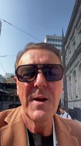 What a day for a bit of cricket! Here’s me and me mate Michael Vaughan with  his predictions 🏏 #cricket #testcricket #theashes #lords