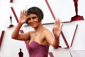 On april 13, 2013, she became the first woman to win a ufc fight by. Oigqmplytvzutm