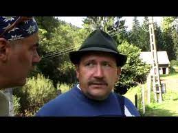 Astfel, un pui de urs panda ajunge in fata casei ursului brun, in timp ce familia panda tot asteapta micutul. NaturÄ Èi AventurÄ SituaÈia LostriÈelor In Romania Youtube