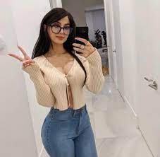 Sssniperwolf is so sexy 🥰 : rSniperwolfpics