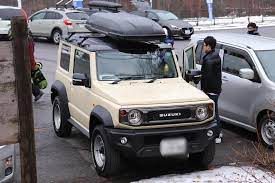 お前本当にカッコいいよ 最近愛車への愛がとまらない ボックスボロボロだから早く塗らないとだなー suzuki suzukijimny jimny jimnysierra 新型ジムニー 新型ジムニーシエラ ジムニー ジム suzuki jimny suzuki cars and motorcycles