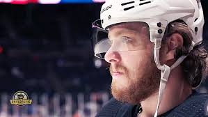 When it came time for pastrnak to exit the ice and head to the locker room, he stopped and gifted. Davidpastrnut David Pastrnak Gifs 44