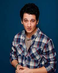 Miles teller reveals real story of saving 5 lives in ocean the actor, who was between his sophomore and junior years of college at the time, still has scars from the accident. Nobody S Stalking Miles Teller The Sundance Breakout On That Awkward Moment Fame And Getting Out Of Florida