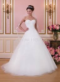 La stagione estiva � da sempre un periodo di matrimoni; Abiti Da Sposa Italiani Marche Sweetheart Wedding Dress Fairy Tale Wedding Dress Beautiful Wedding Dresses