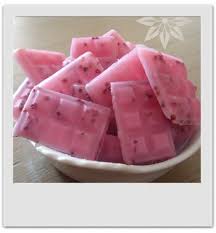 Dosettes De Fondants De Douche Exfoliantes A La Fraise Recettes Cosmetiques Maison Macosmetop Recette Cosmetique Maison Cosmetiques Maison Huile Amande Douce