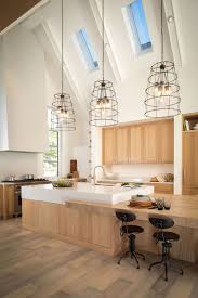 Leading the range is the orient aero series, bold, dynamic and designer ceiling fans which are technologically unmatched since they are governed by the core principles of aerodynamics applied in aircrafts and formula one cars. Uyutnyj Dom V Kanade V Molochno Bezhevyh Tonah Foto Idei Dizajn In 2021 Vaulted Ceiling Kitchen Kitchen With High Ceilings Modern Farmhouse Kitchens