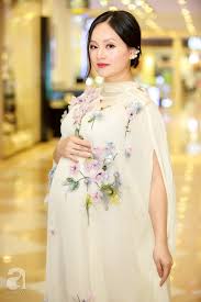 Tìm lại ngày tháng dấu yêu ngày xưa tìm một thời đã ghi dấu bao mộng mơ tìm một hạnh phúc chưa có bao giờ tìm lại rực rỡ năm tháng tuổi thơ. Lan PhÆ°Æ¡ng Khá»‡ Ná»‡ Bá»¥ng Báº§u Ä'áº¿n Tham Dá»± Há»p Bao Ra Máº¯t Phim Thang NÄƒm Rá»±c Rá»¡