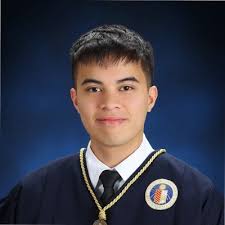 From internship to first job! 👨🏻‍💻 Happy to share that exactly 3 months  ago, I started my professional creative journey as a Graphic Designer at  Summit Media (Summit Publishing Co., Inc.) 🎨💻 |